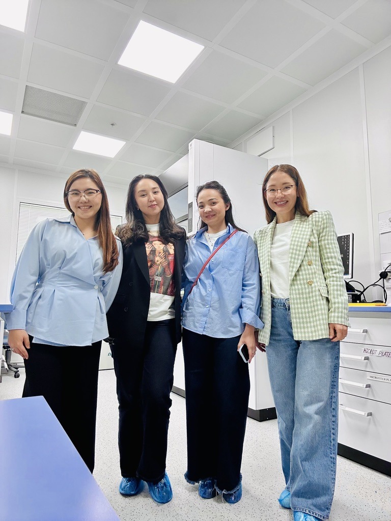 The group in the lab